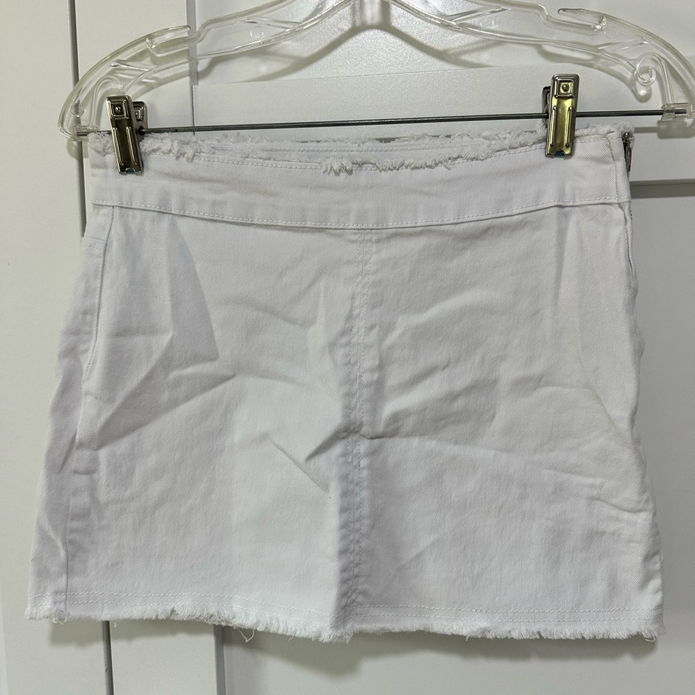 Forever 21 White Denim Mini Skirt – Size M (fits like S)